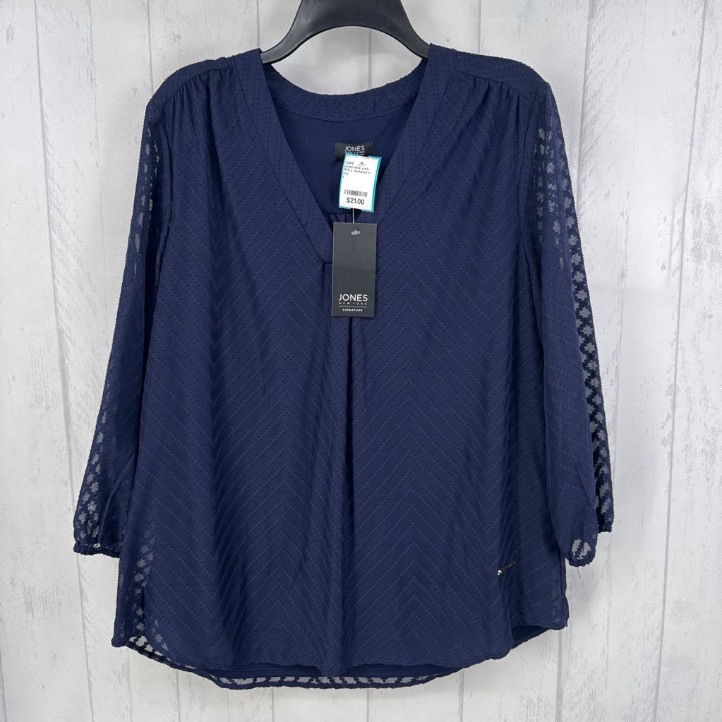 R79 L textured v-neck l/s top
