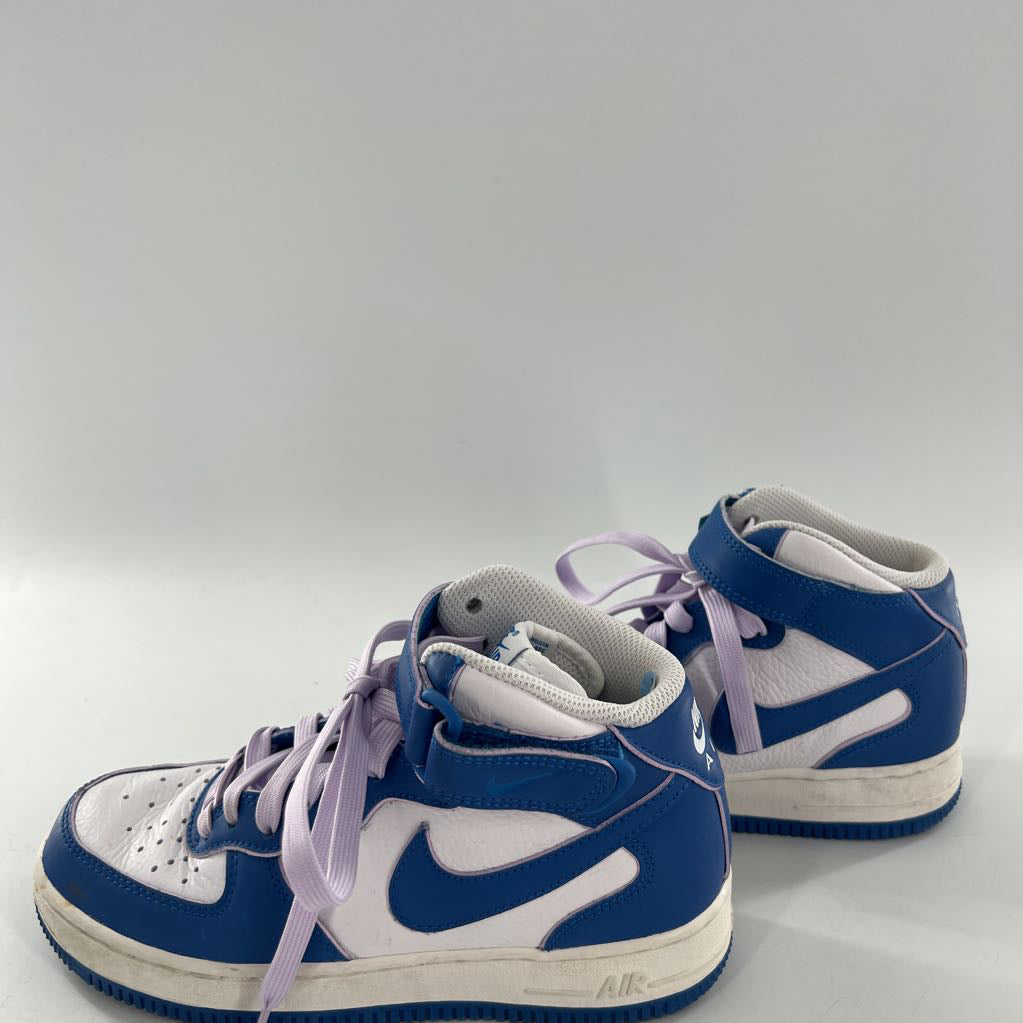 6 lace-up hi-top sneaker