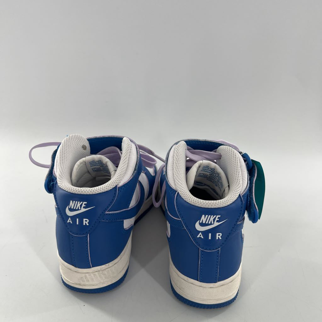 6 lace-up hi-top sneaker