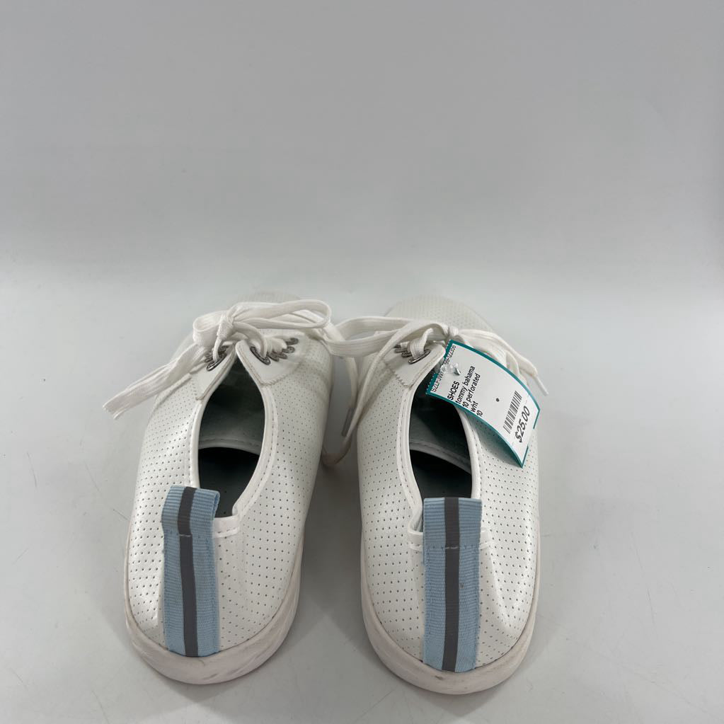 10 perforated leather lace-up sneaker