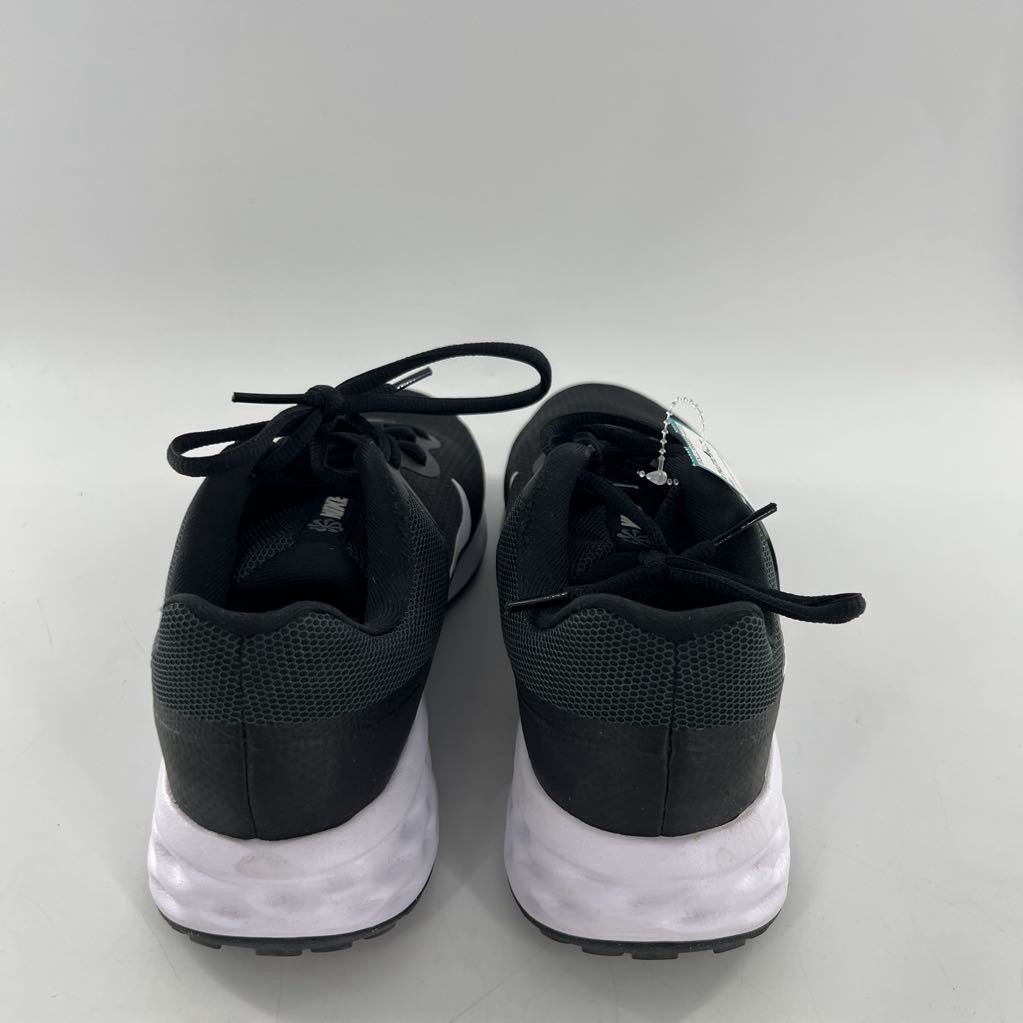 6.5 lace-up sneaker