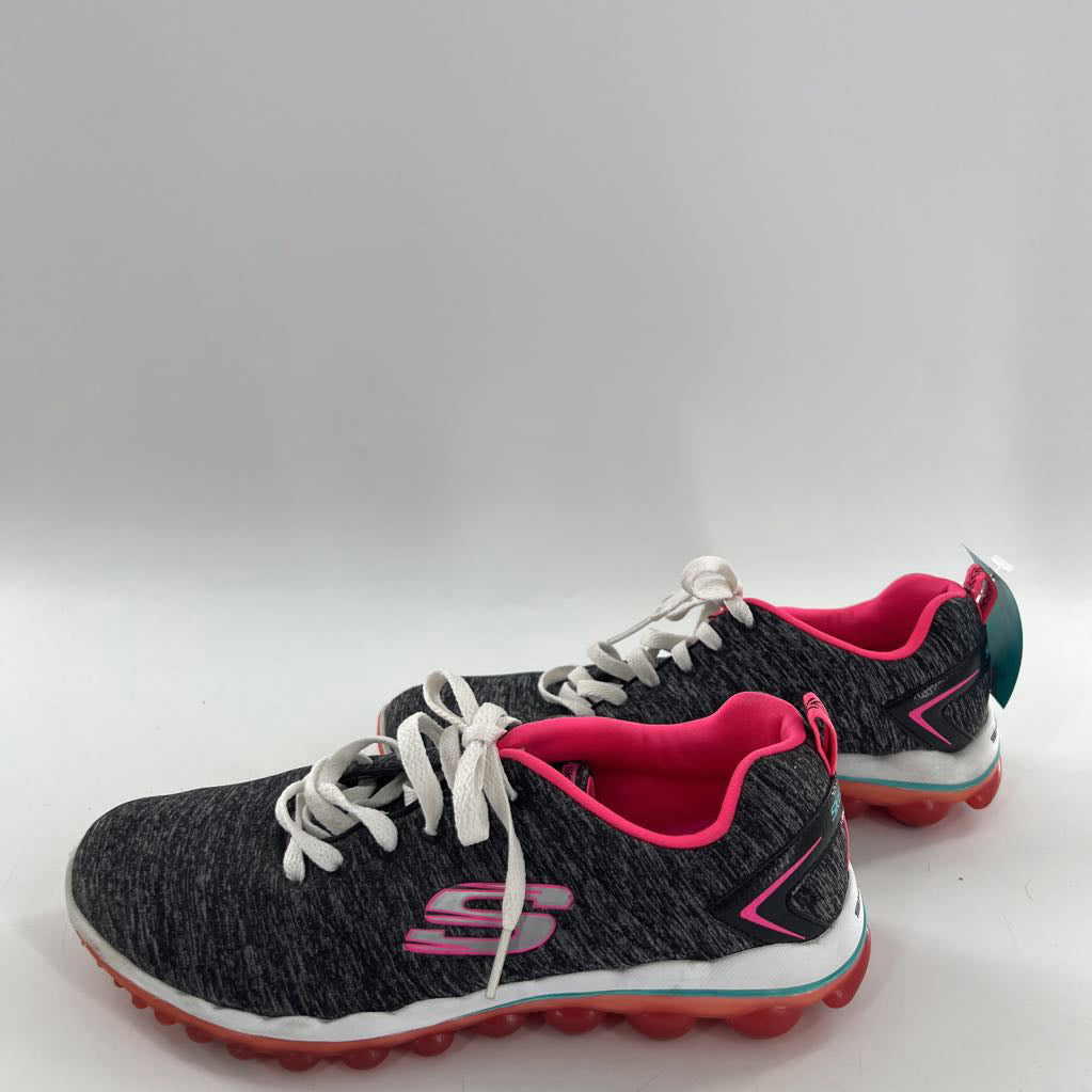 7 memory foam lace-up sneaker