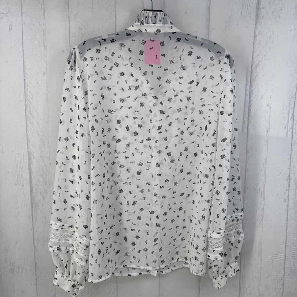XL flo print ruffled button down l/s top