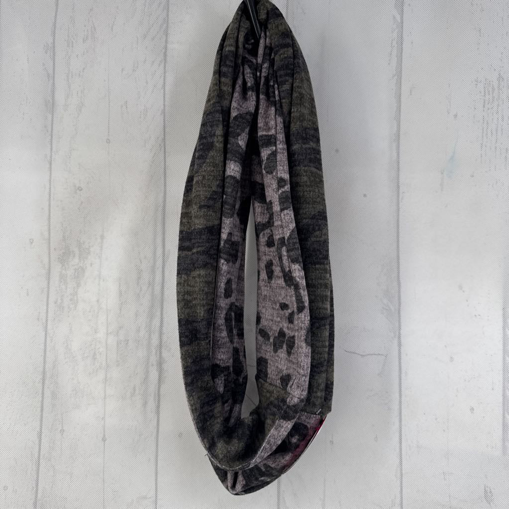 L 2pc animal print scarf & l/s top