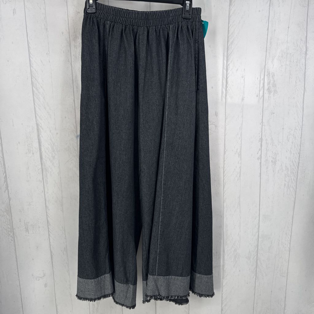 S/M pull-on wide leg jean