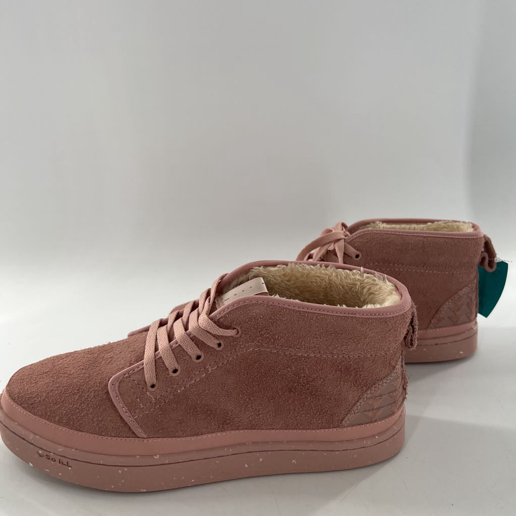 10 water resistant bootie
