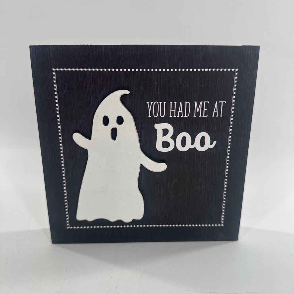 you had me at boo tabletop decor