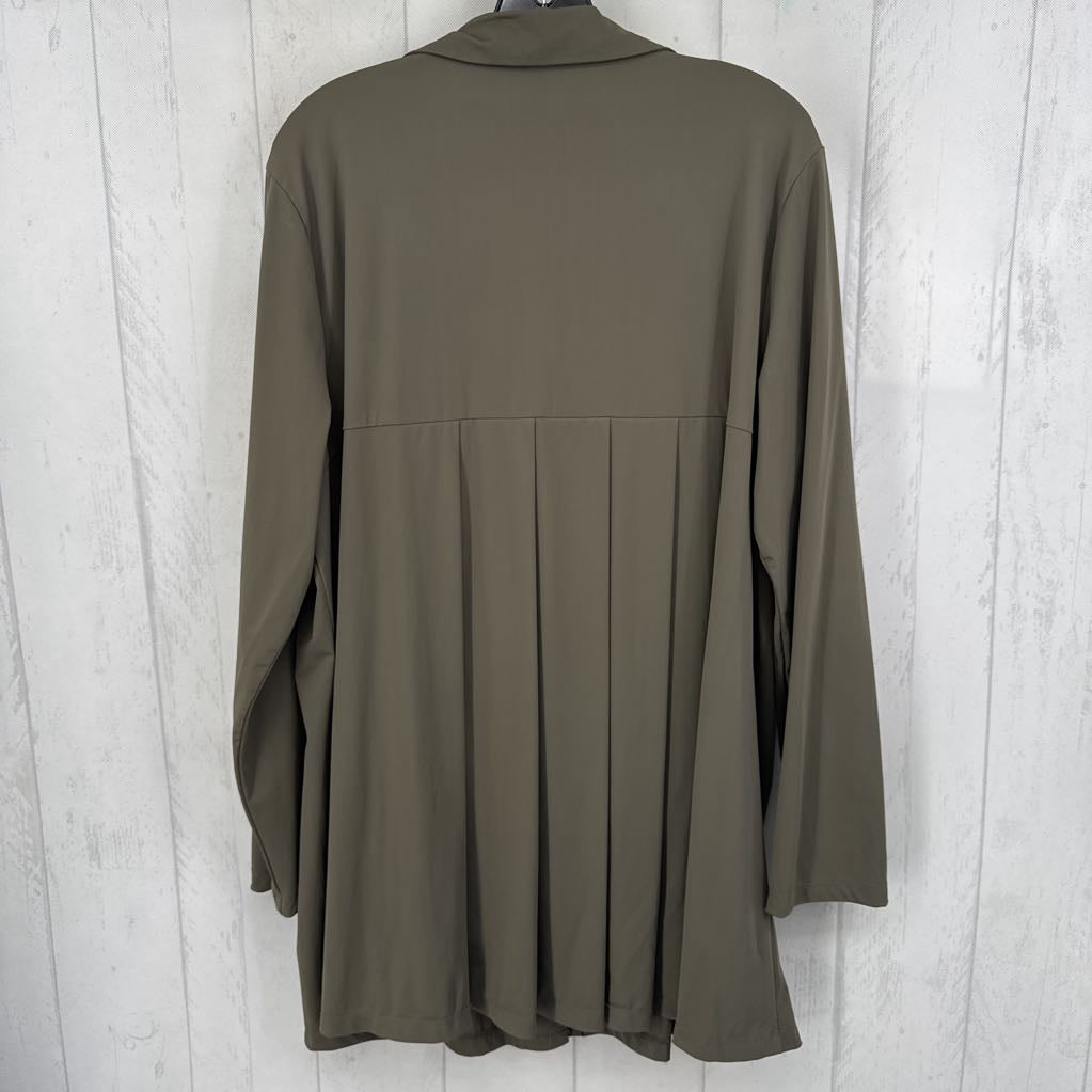 XL button down l/s top
