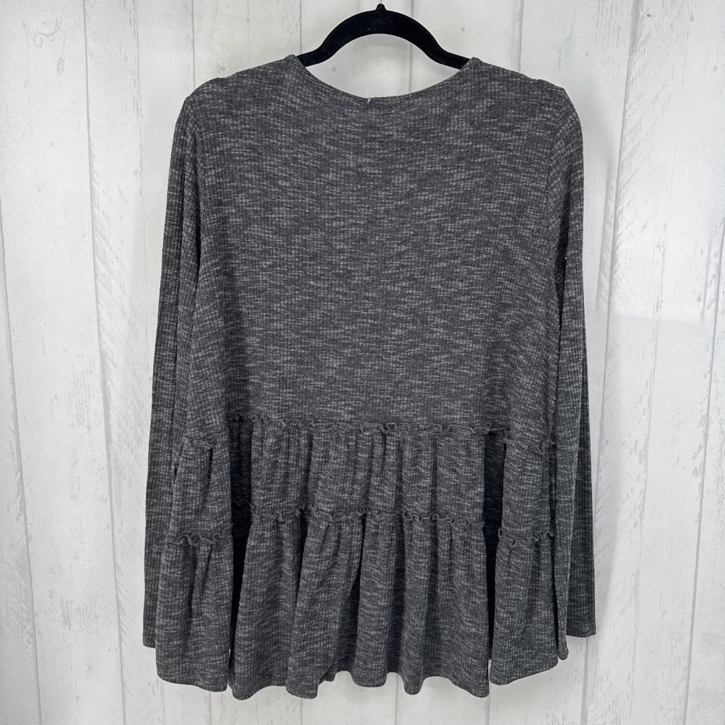 XL l/s v-neck tiered ruffle top