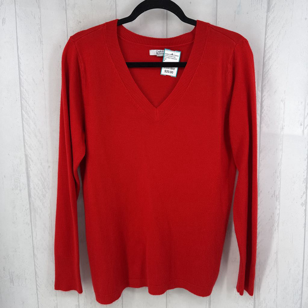 M v-neck sweater