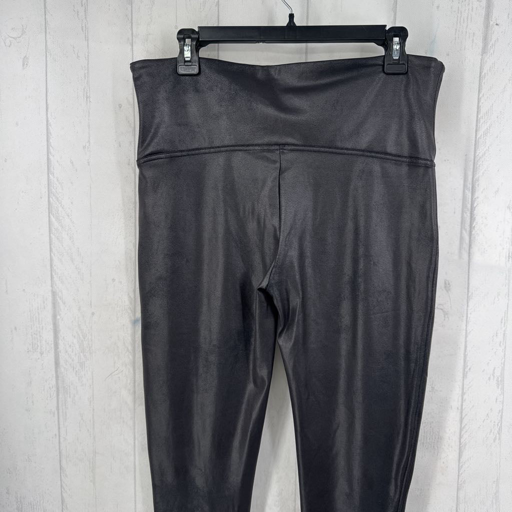 2X faux leather legging