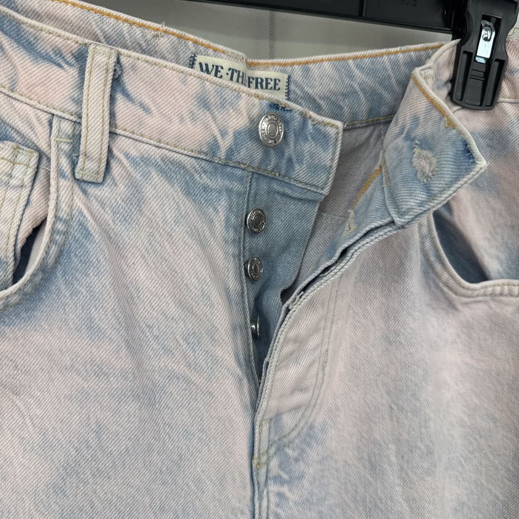 26 light wash jeans
