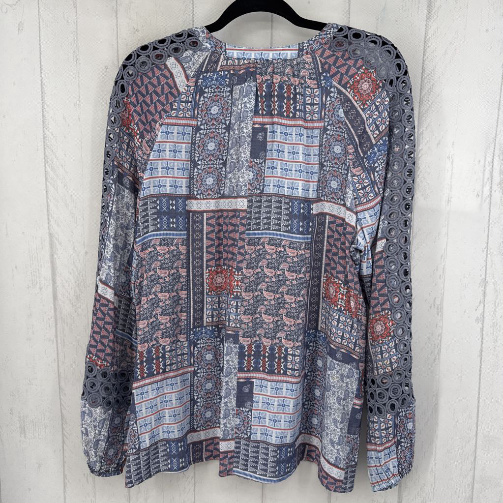 XL printed lace accent split neck l/s top