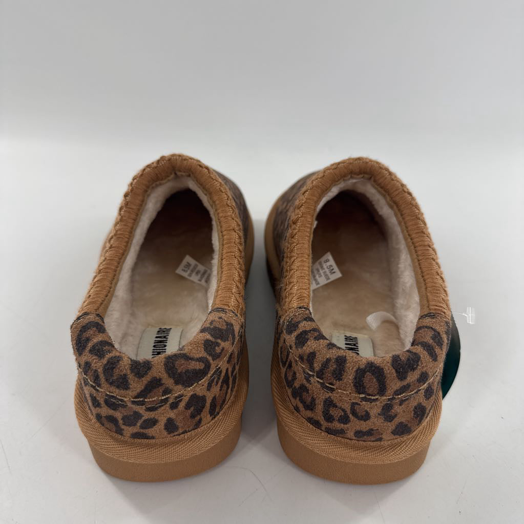 8.5 leopard print slip-ons