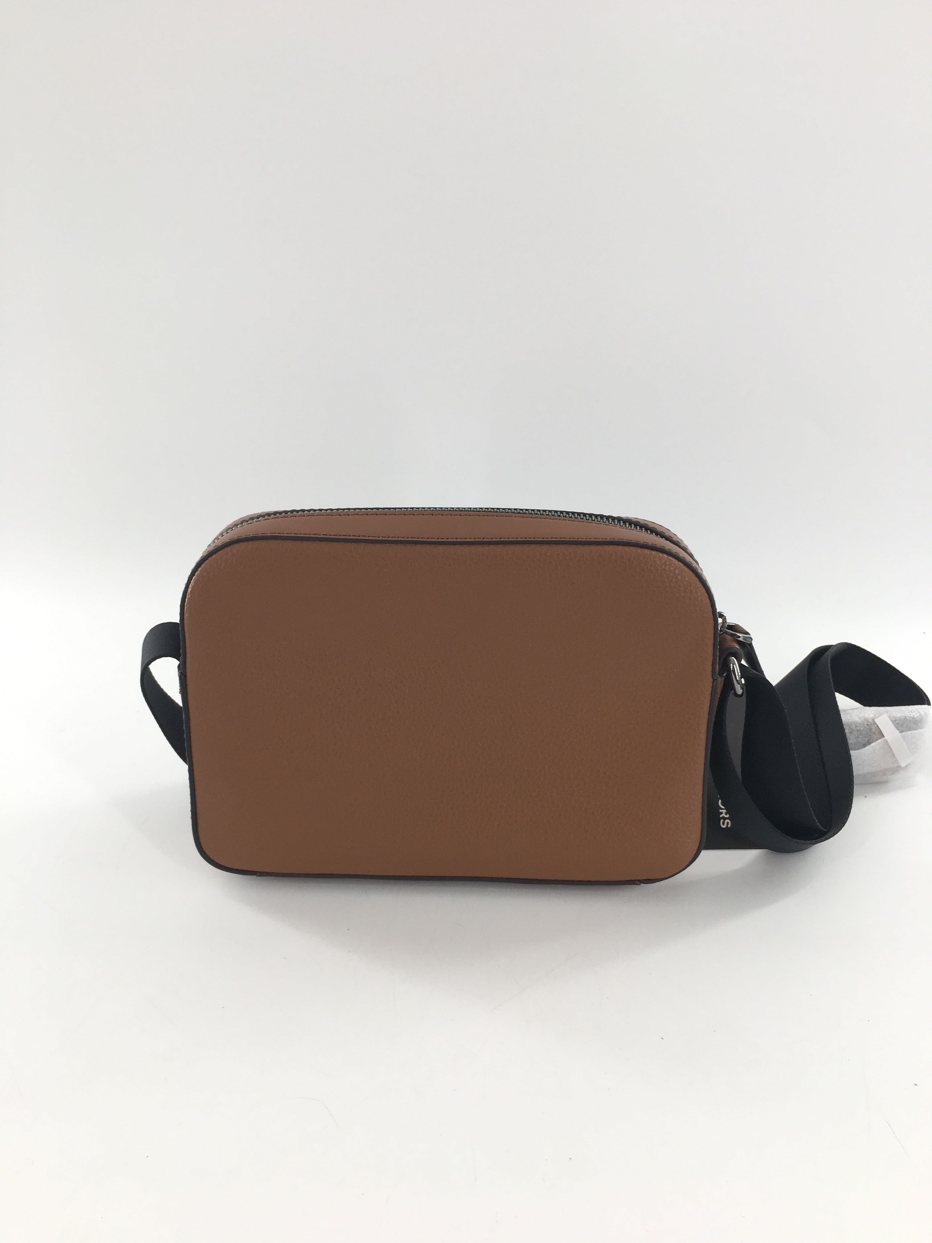 pebbled crossbody w/ zip around front pocket