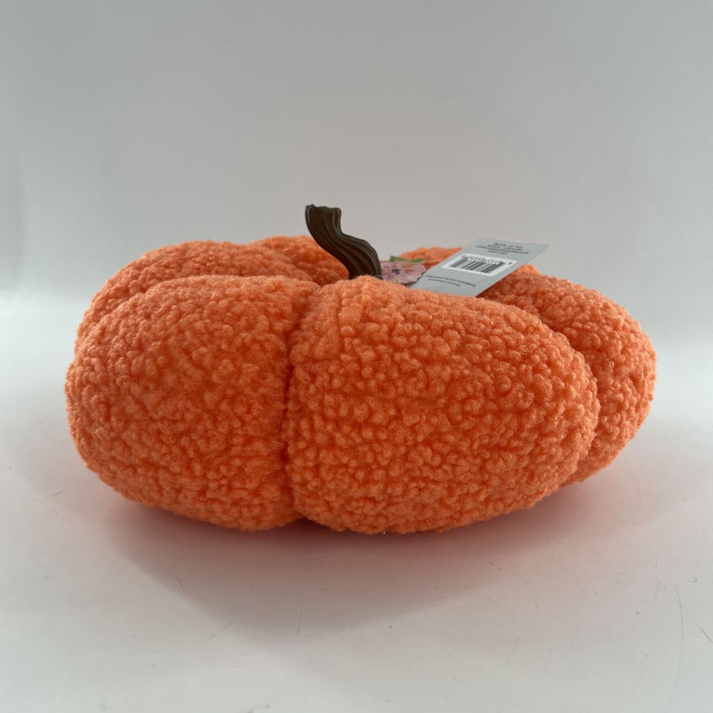 plush pumpkin