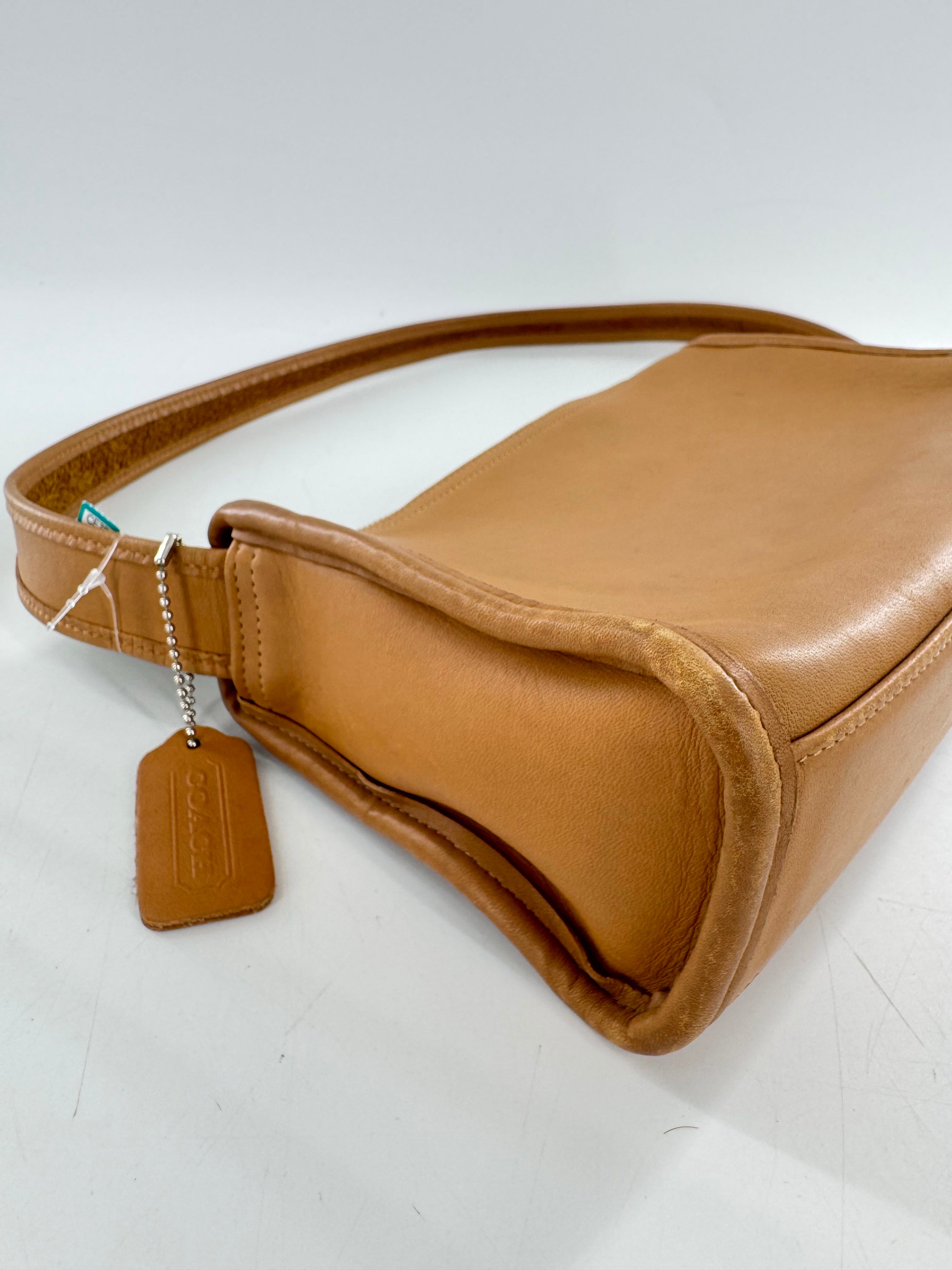 vintage zip top shoulder bag