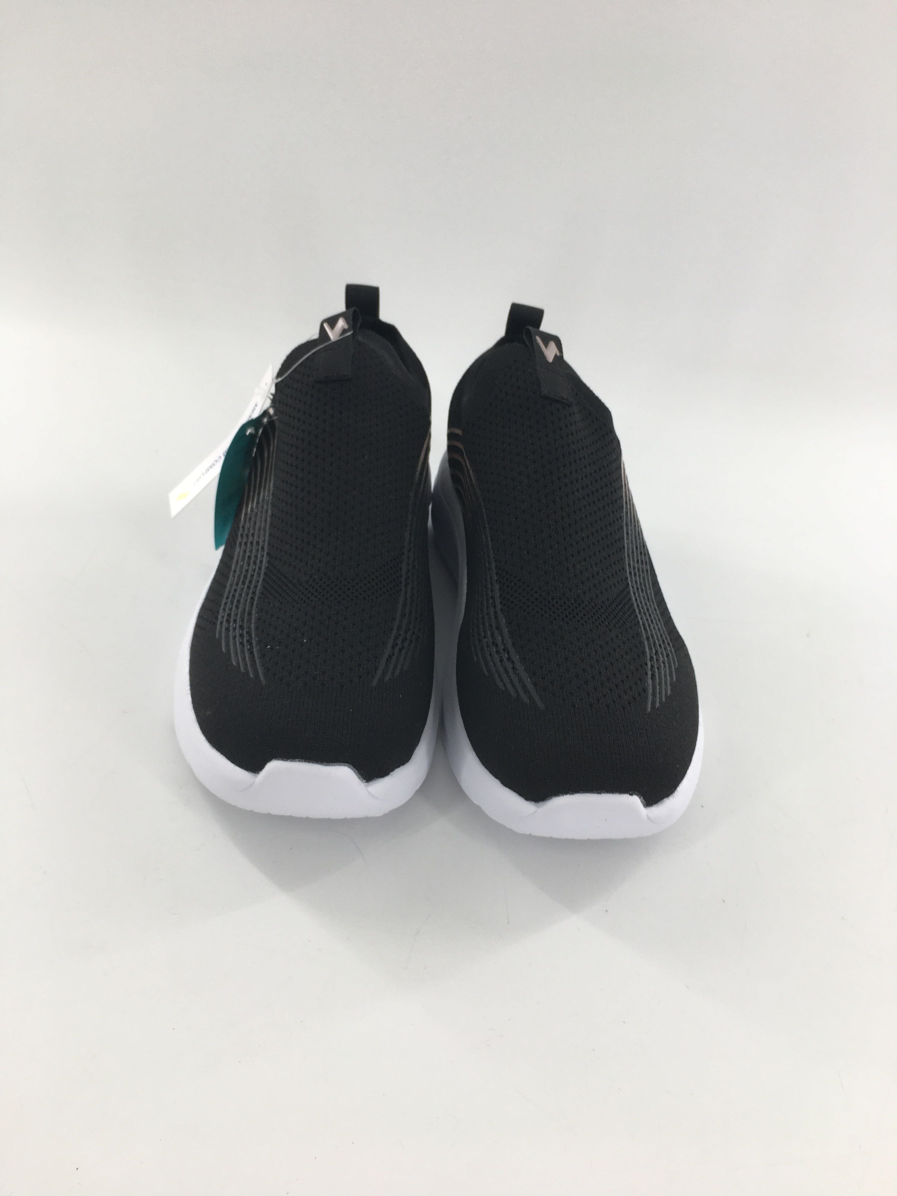 8.5 knit slip-on sneaker
