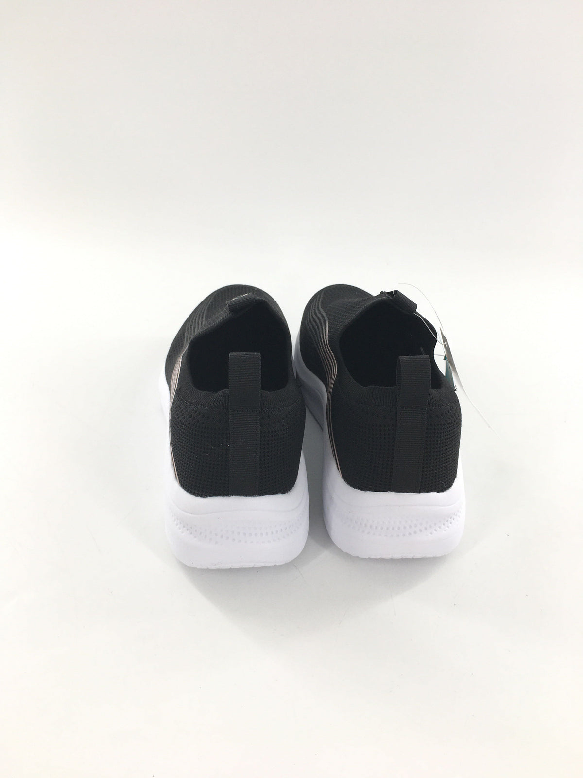 8.5 knit slip-on sneaker