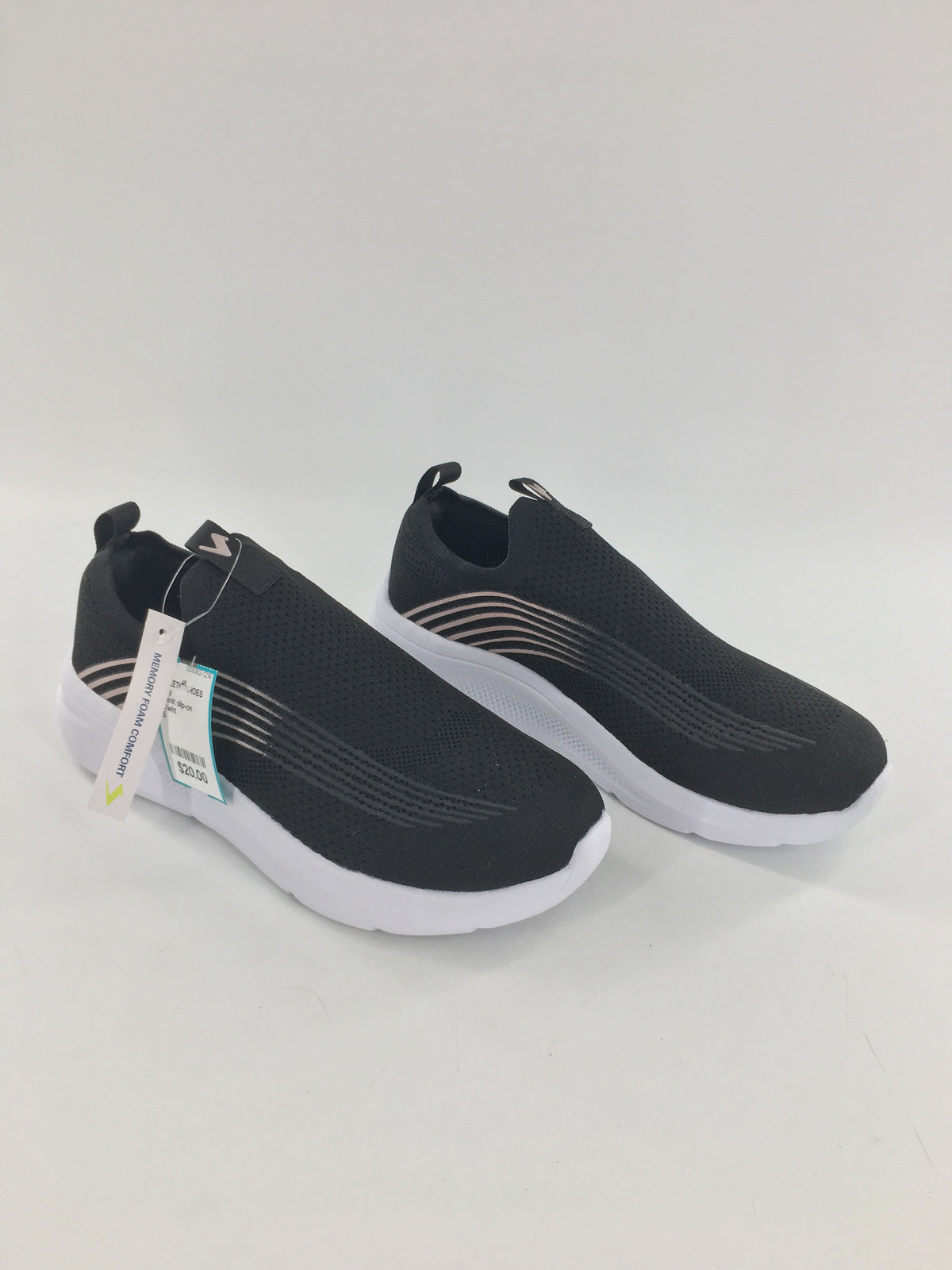 8.5 knit slip-on sneaker