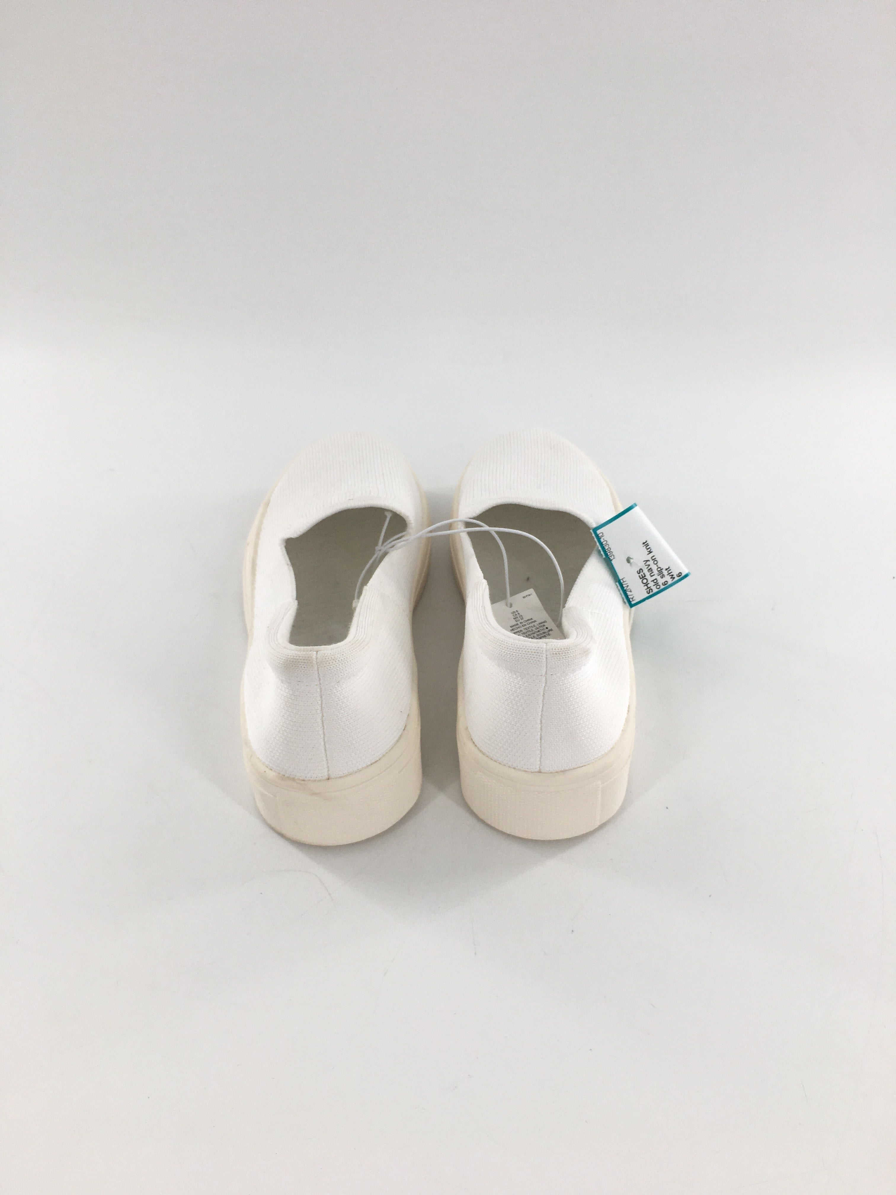 6 slip-on knit sneaker