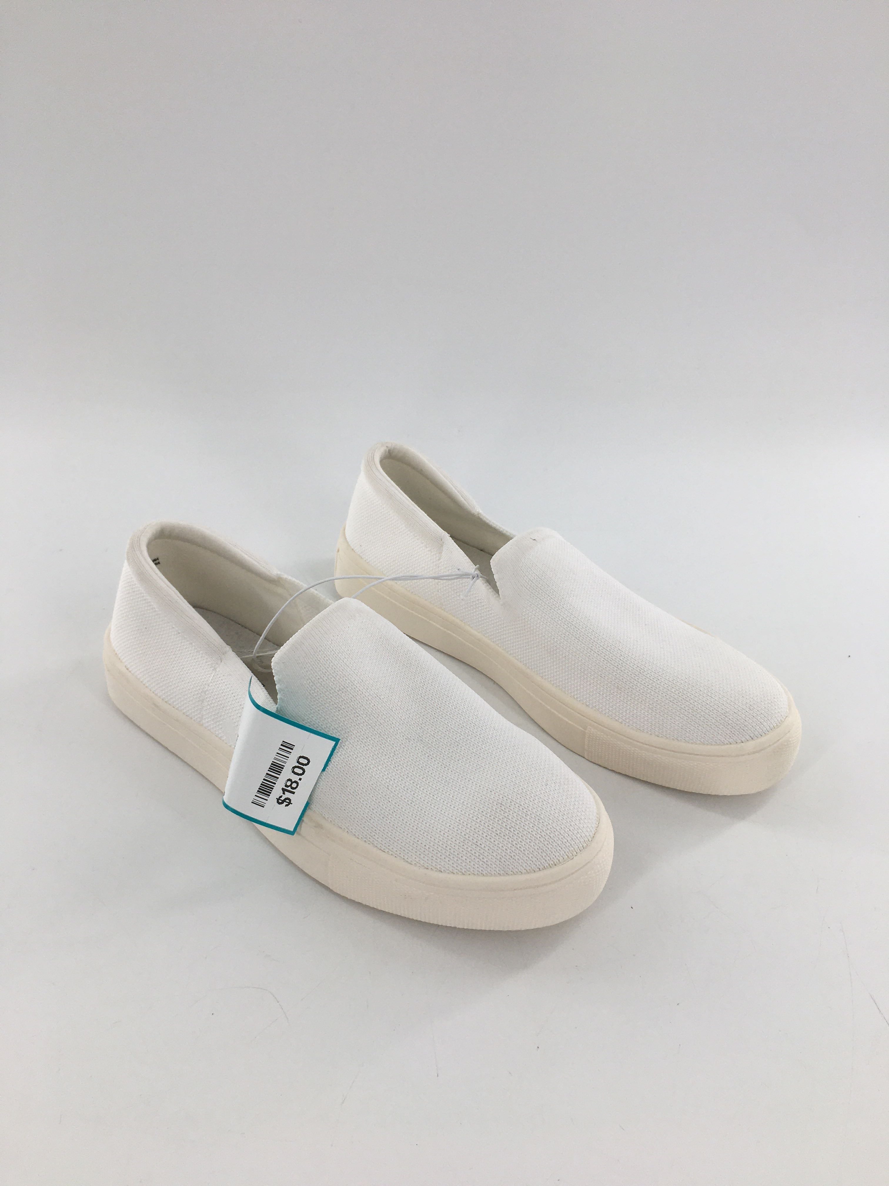 6 slip-on knit sneaker