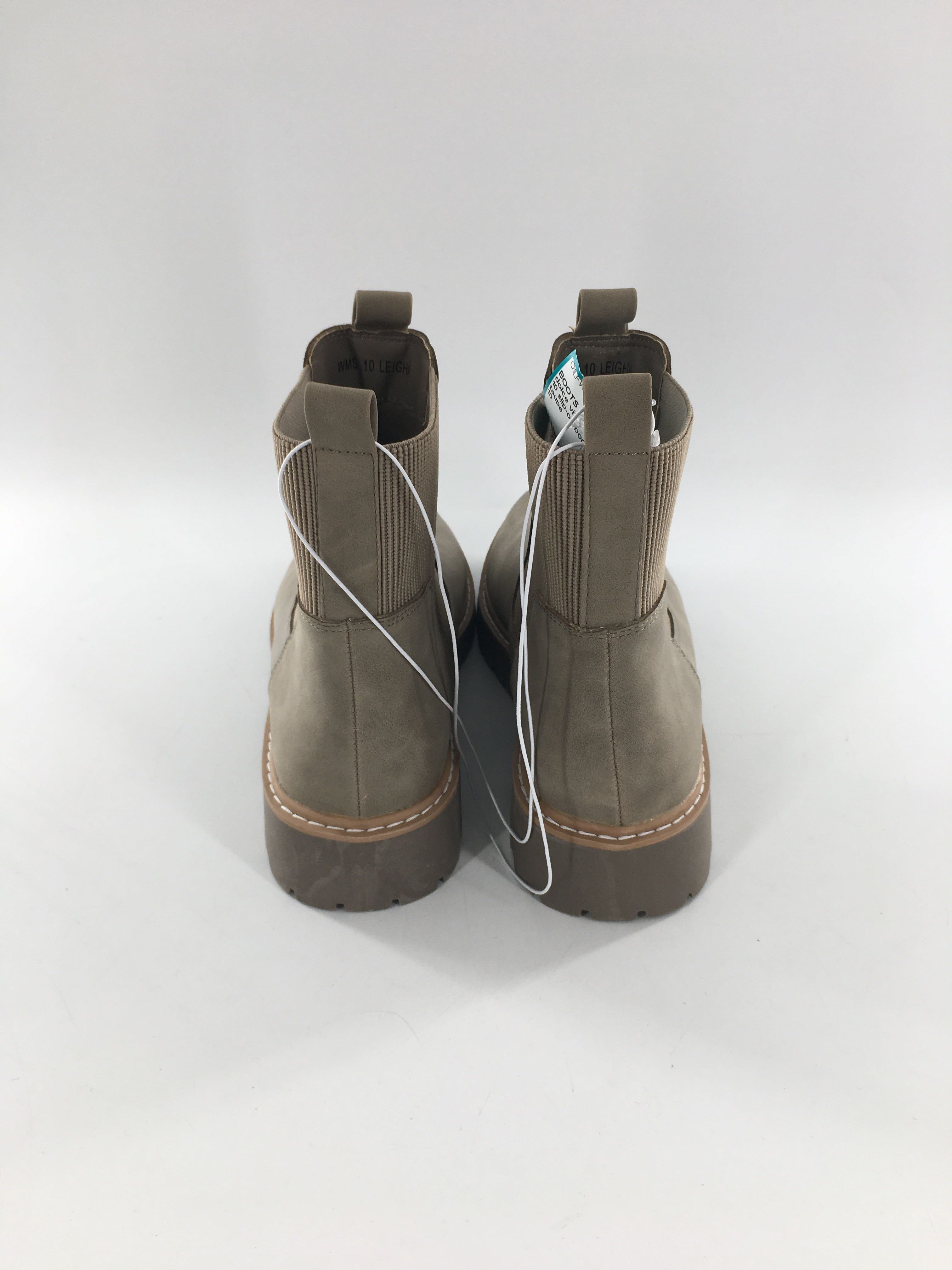 10 slip-on boot