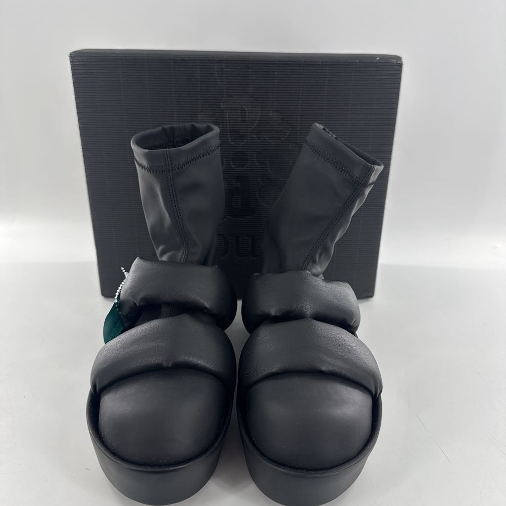 R305 8/8.5 platform boots w/ soft padded straps