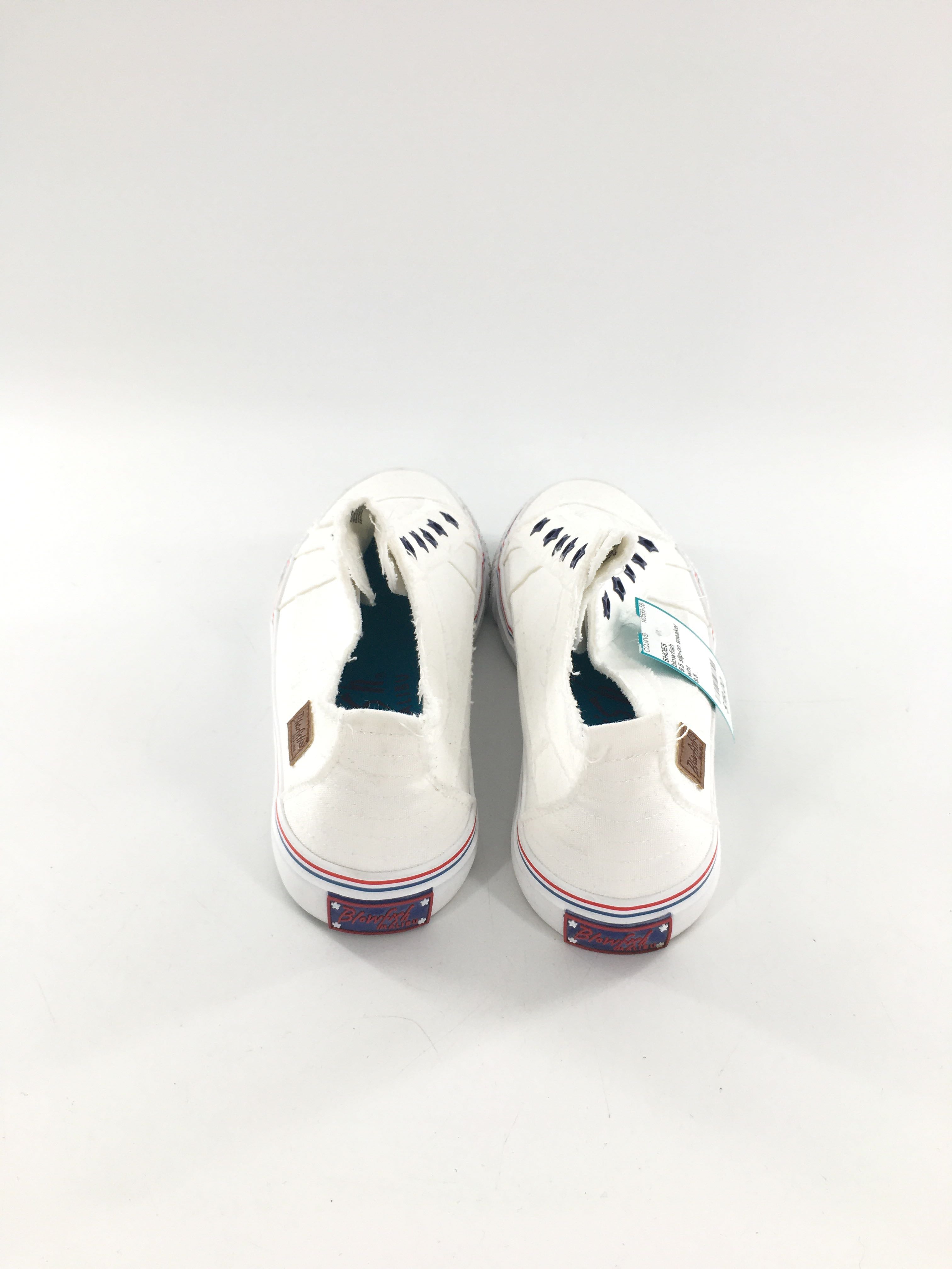 9.5 slip-on sneaker