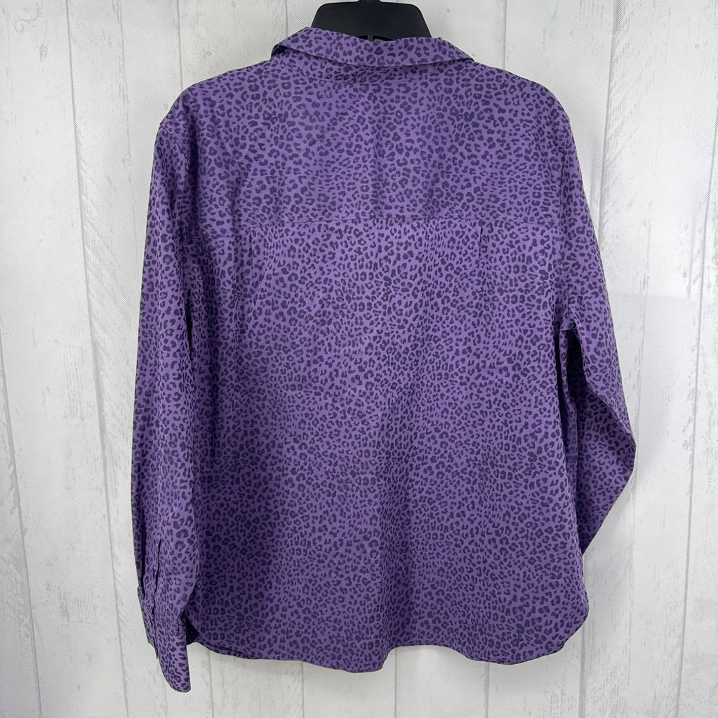 18 animal print button down l/s top