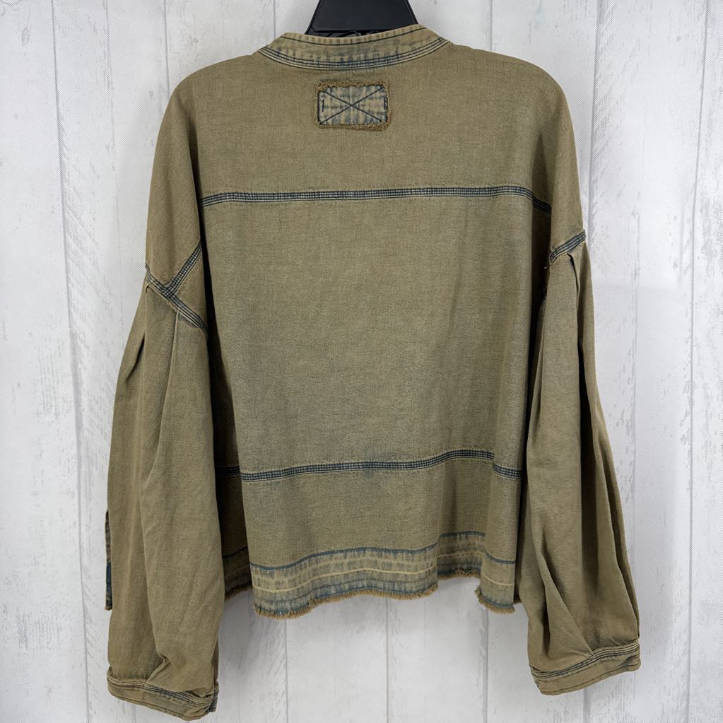 R128 M split neck l/s top