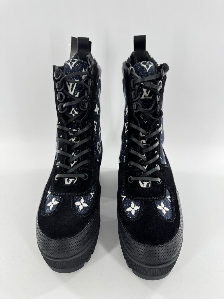 8/8.5 Laureate monogram platform desert boot