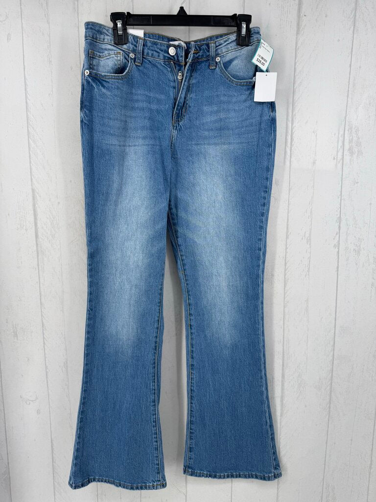 29 mid-rise flare jean