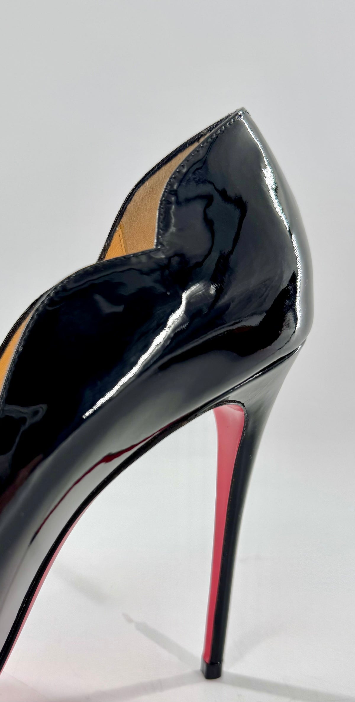 9/9.5 Christain Louboutin Hot Chick 100mm Patent Calf Leather Pumps