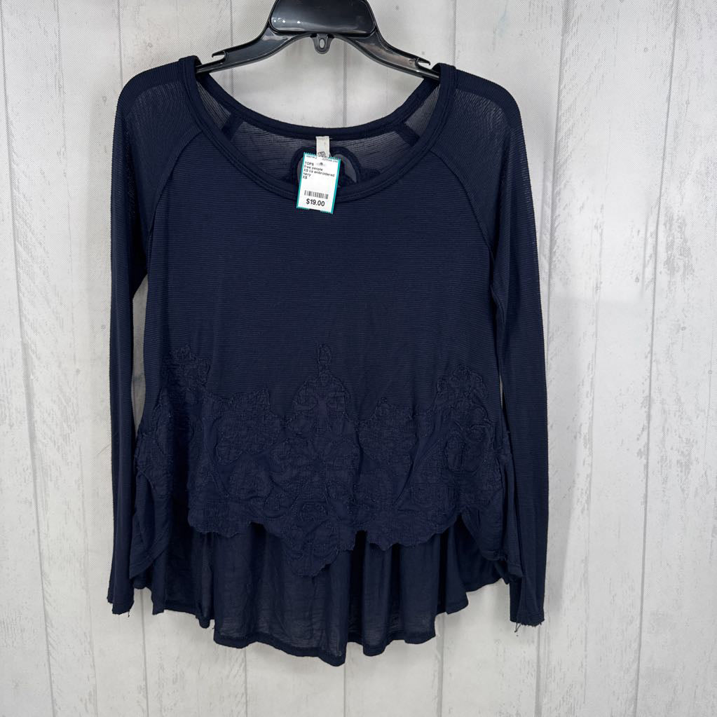XS l/s embroidered scoop neck top