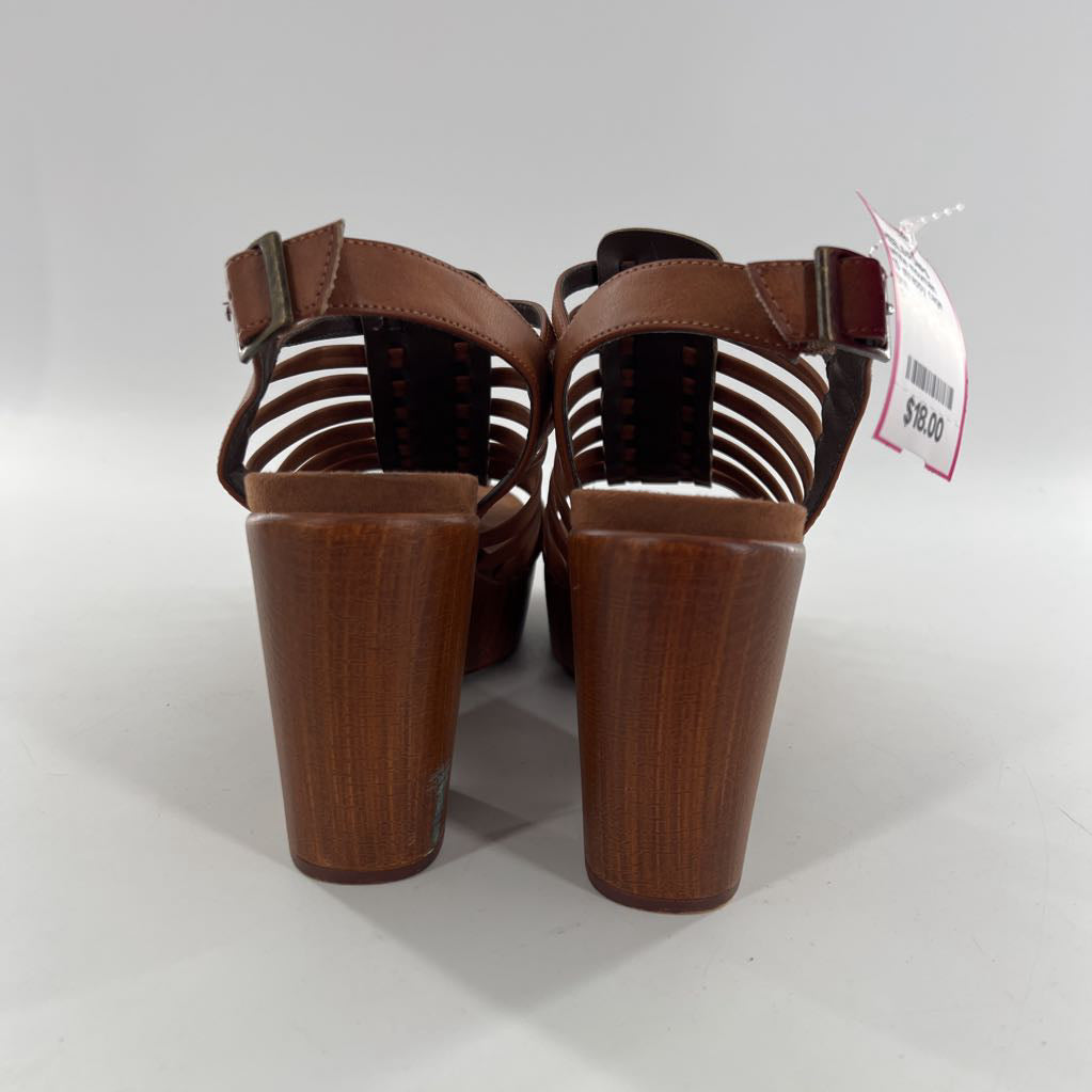 10 strappy cage chunky heel sandals