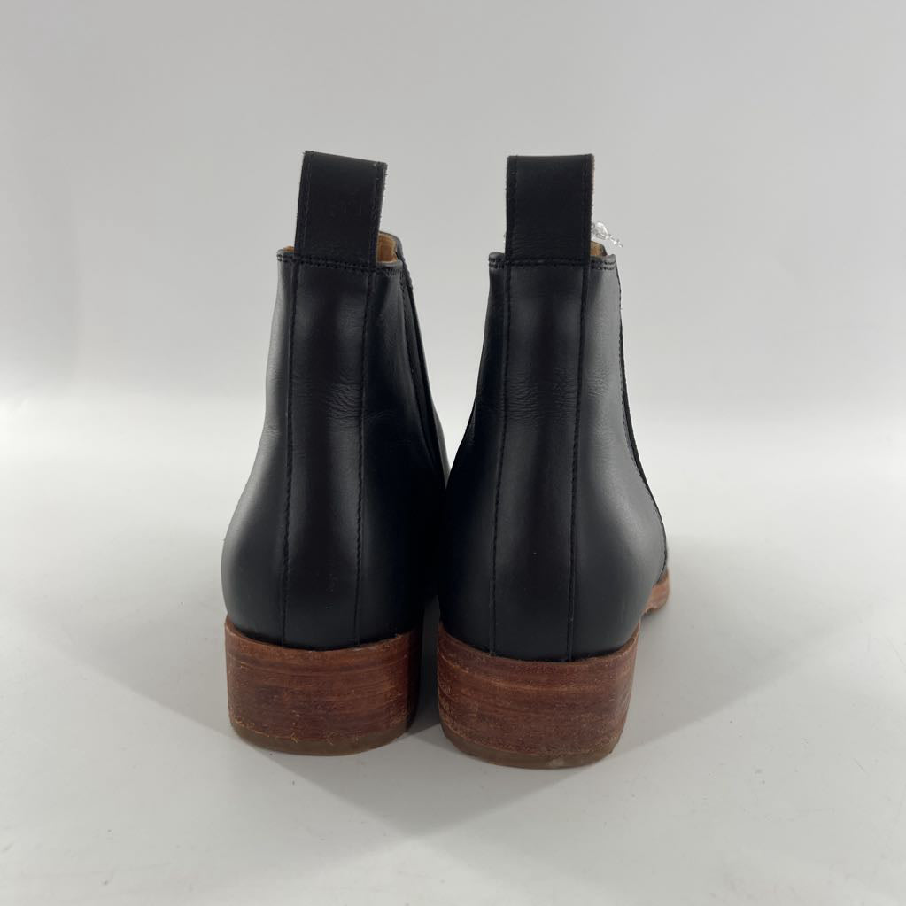 8 pointy toe chelsea boots