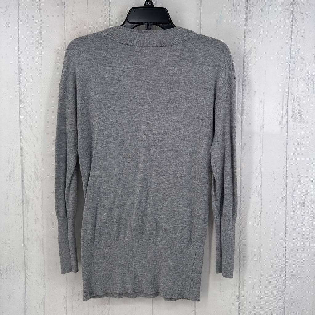 XS v-neck l/s knit top