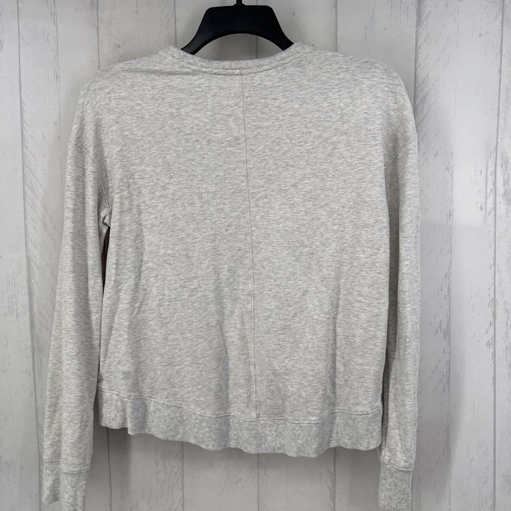 S crewneck sweatshirt
