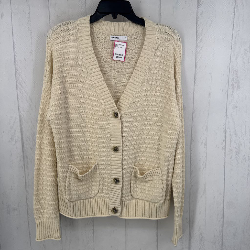 M button front cardi