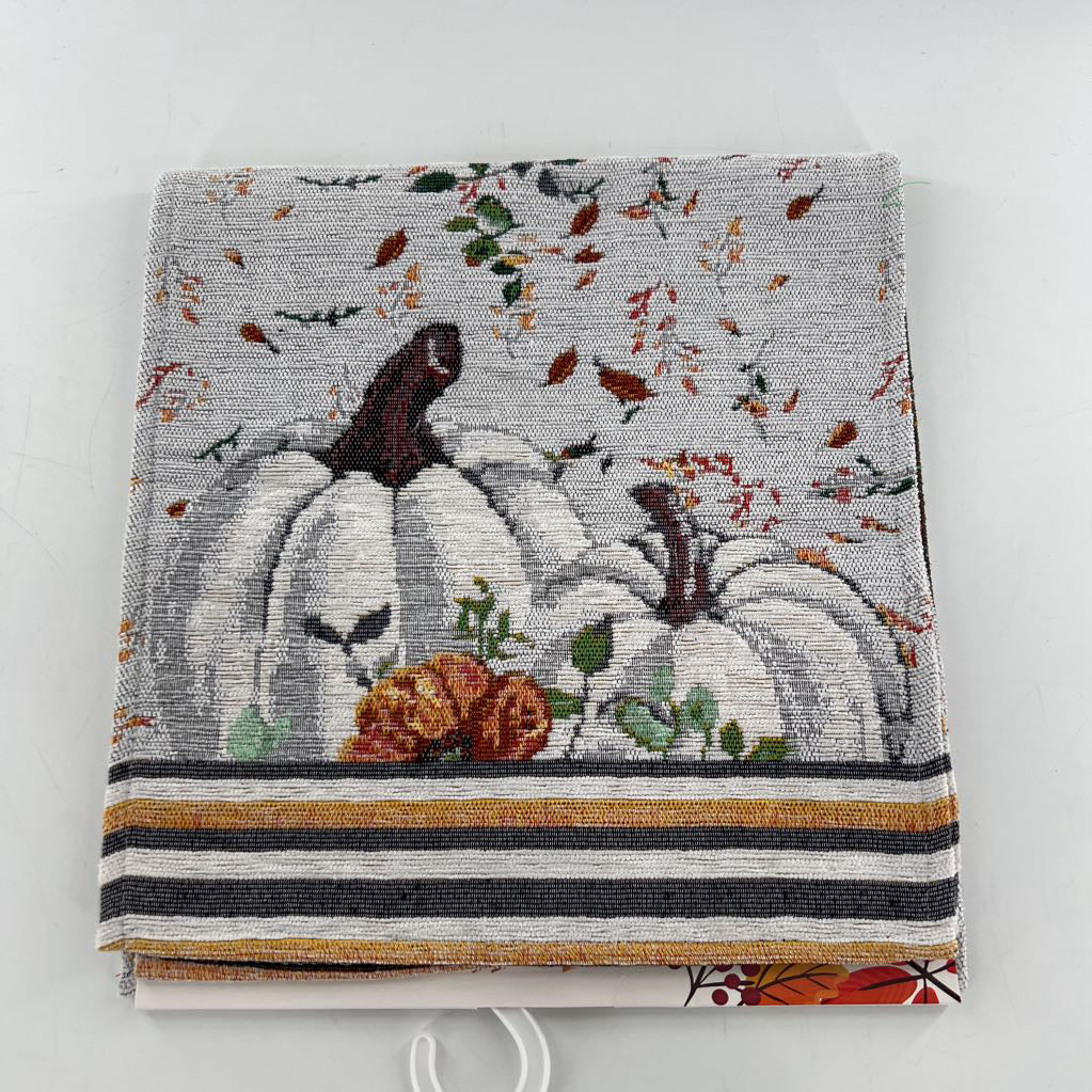 table runner-flowers & pumpkins