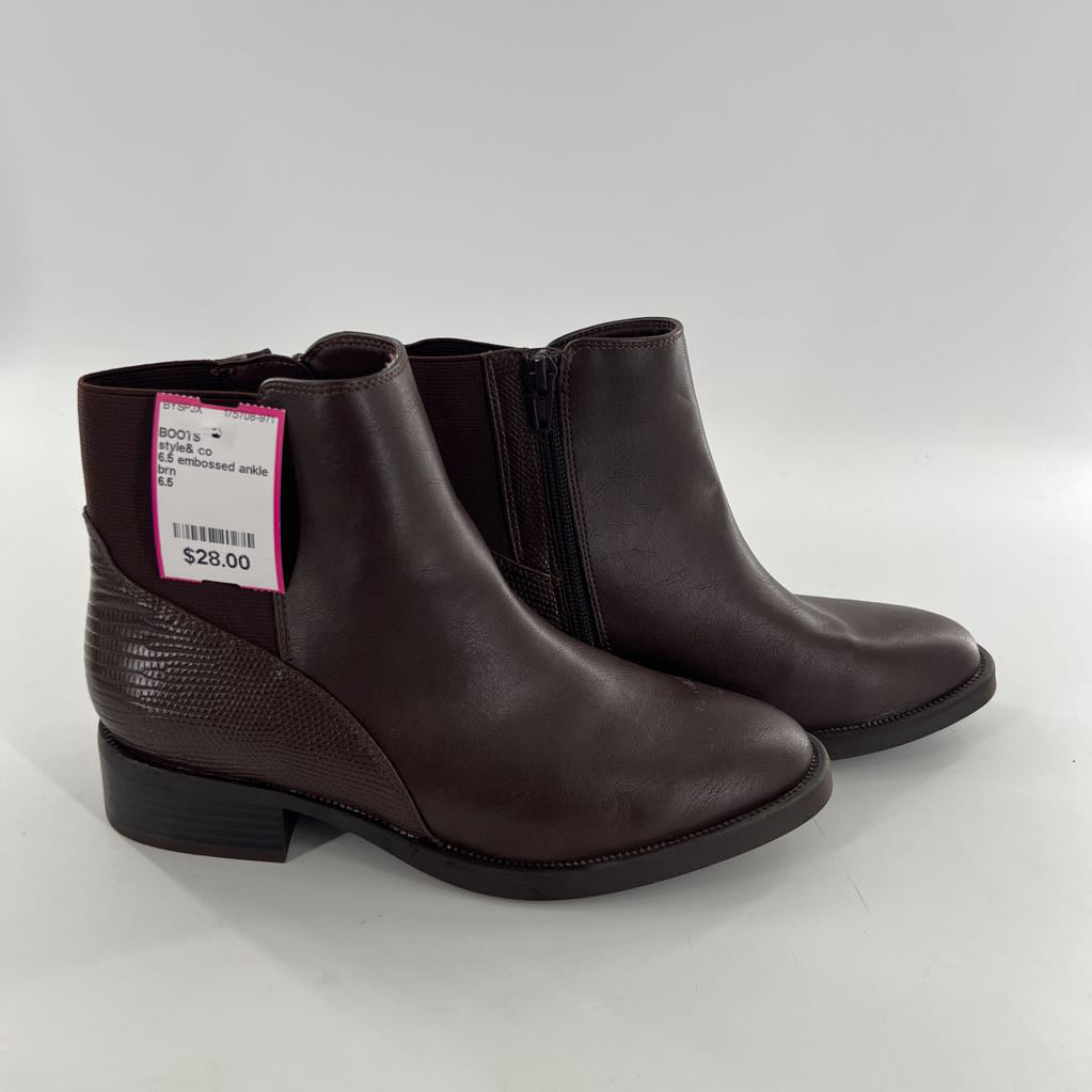 6.5 embossed ankle boot