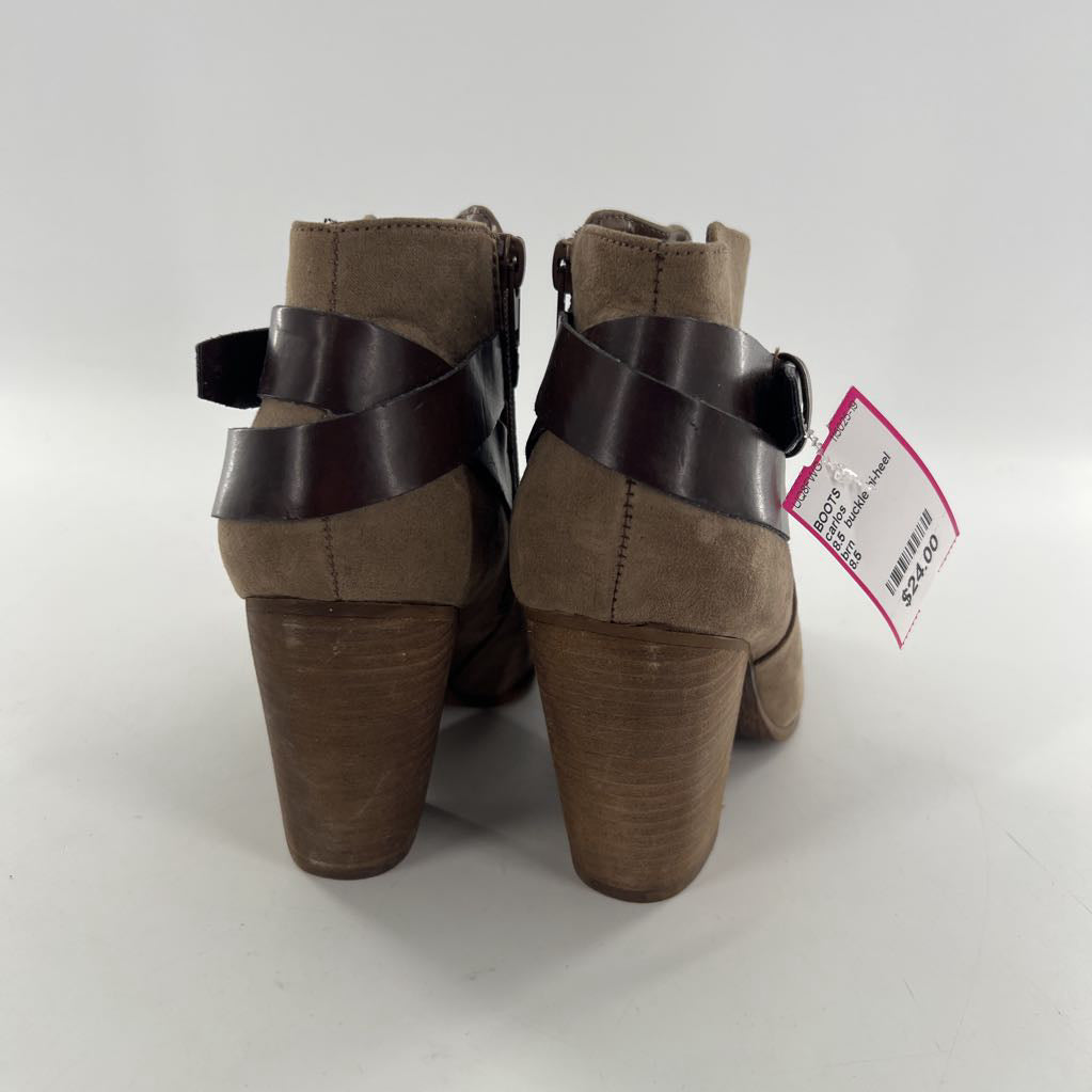 8.5 buckle hi-heel ankle boot