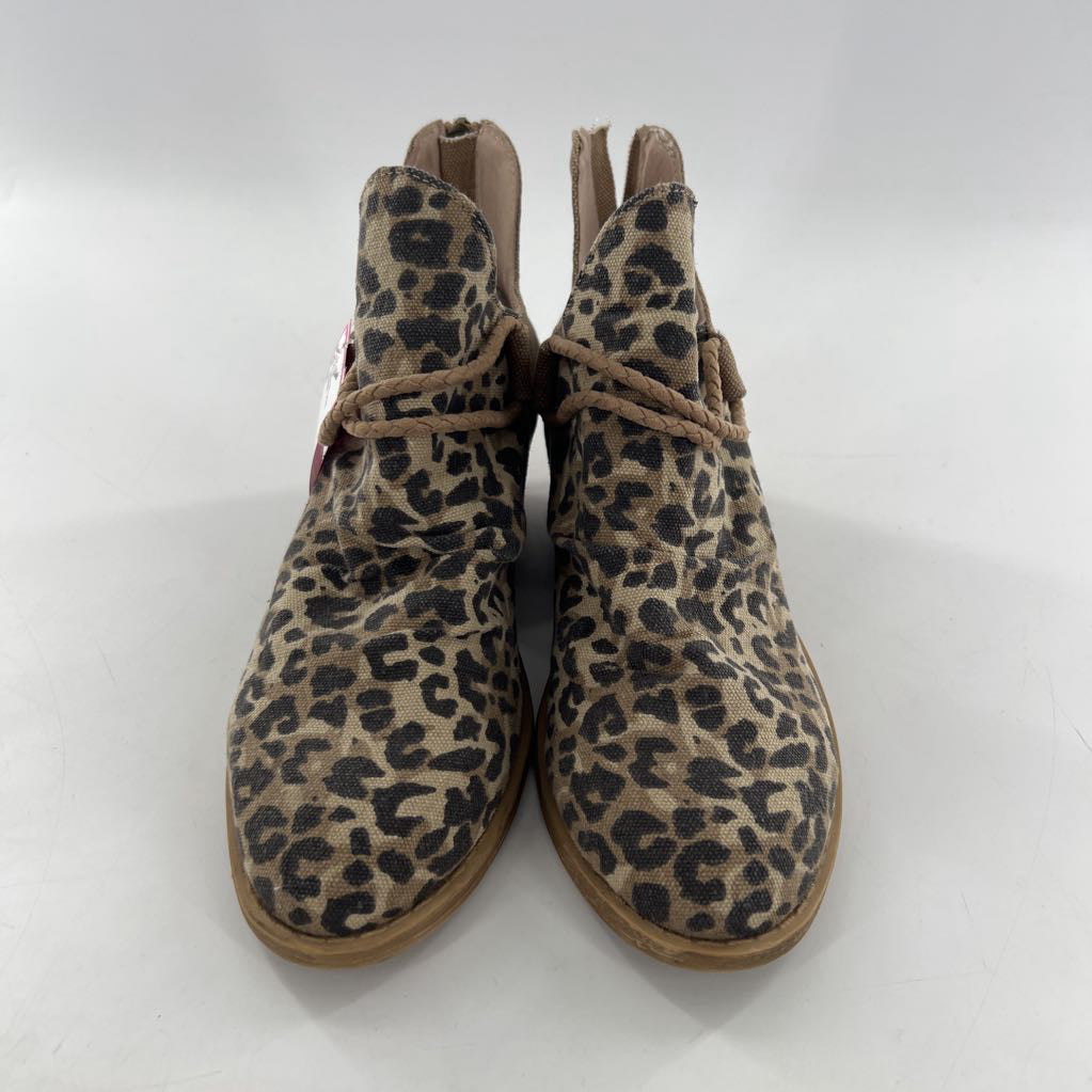 8 animal print bootie