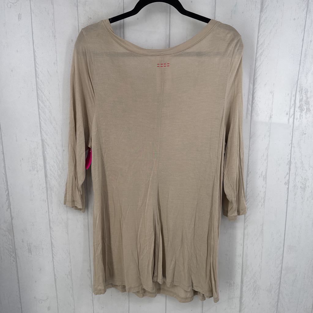 1x s/s scoop neck top