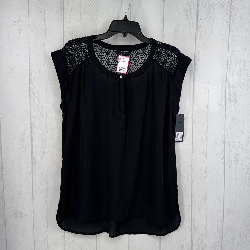 R35 M lace accent cap slv top
