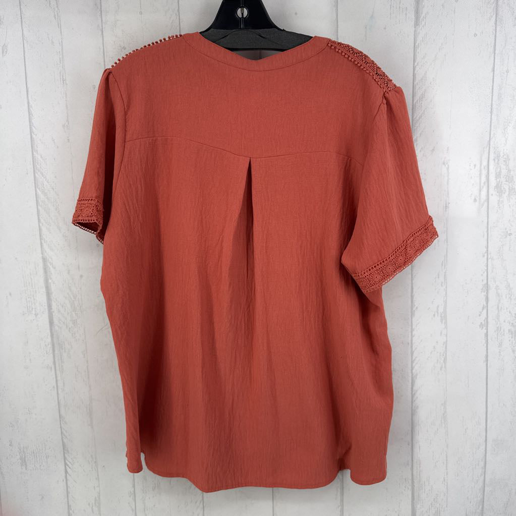 XXL lace trim split neck s/s top