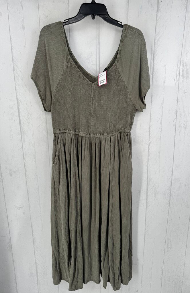 2X smocked flutter slv dress