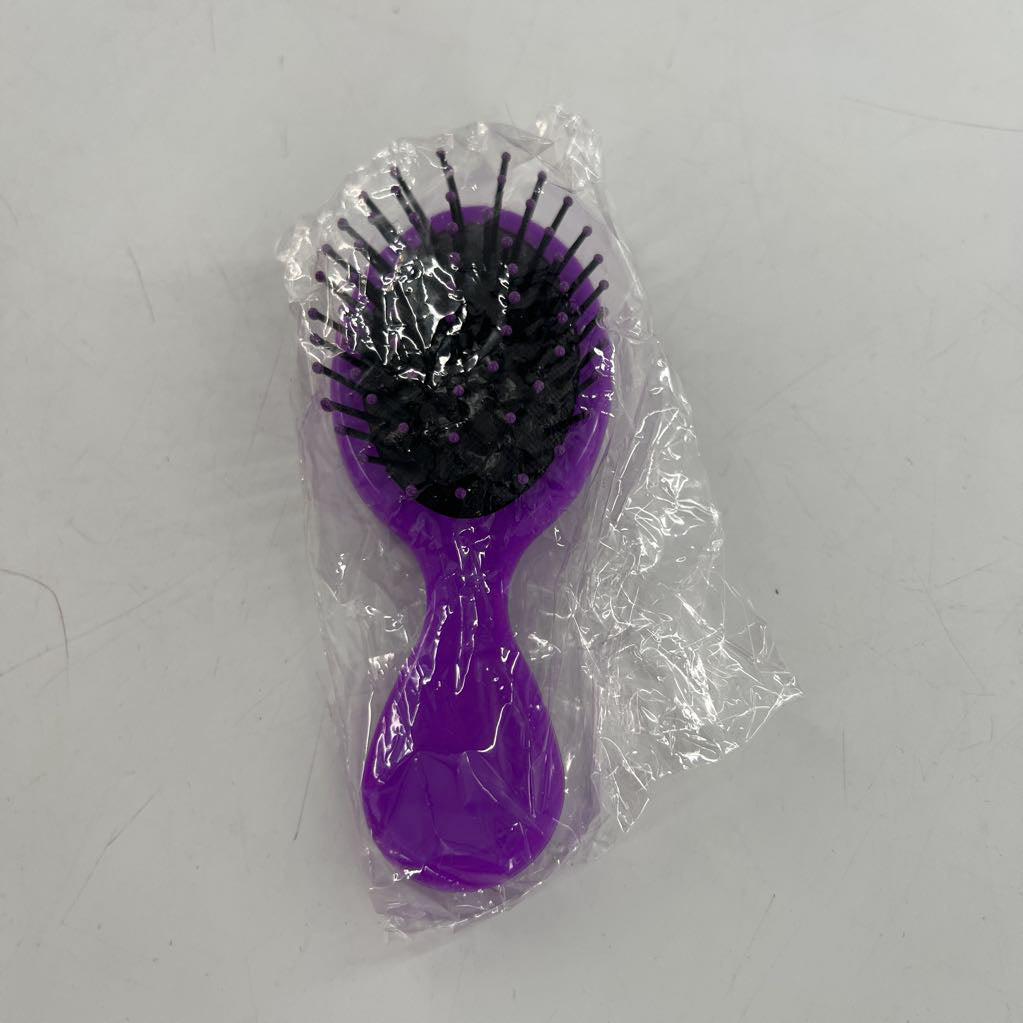 mini hairbrush