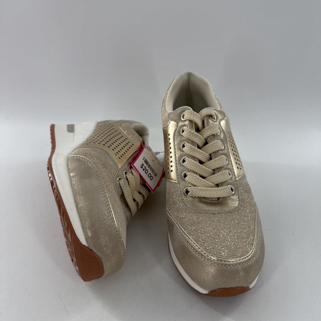 7 gold metallic lace-up sneaker